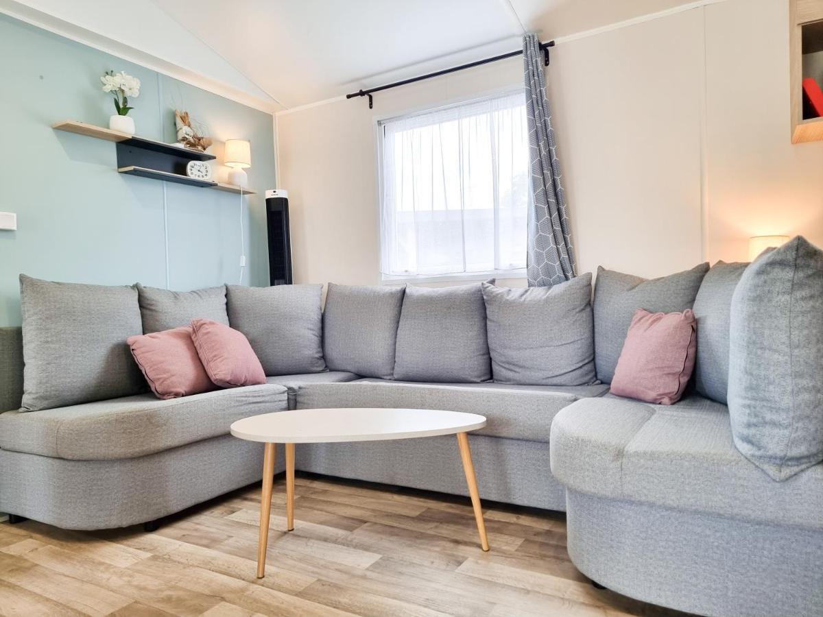 אוסטקאפלה Prachtig Chalet Ok50 D12 Op Familiecamping מראה חיצוני תמונה