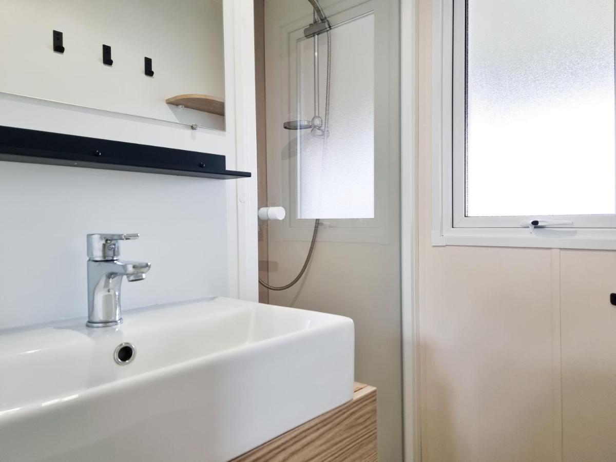 אוסטקאפלה Prachtig Chalet Ok50 D12 Op Familiecamping מראה חיצוני תמונה