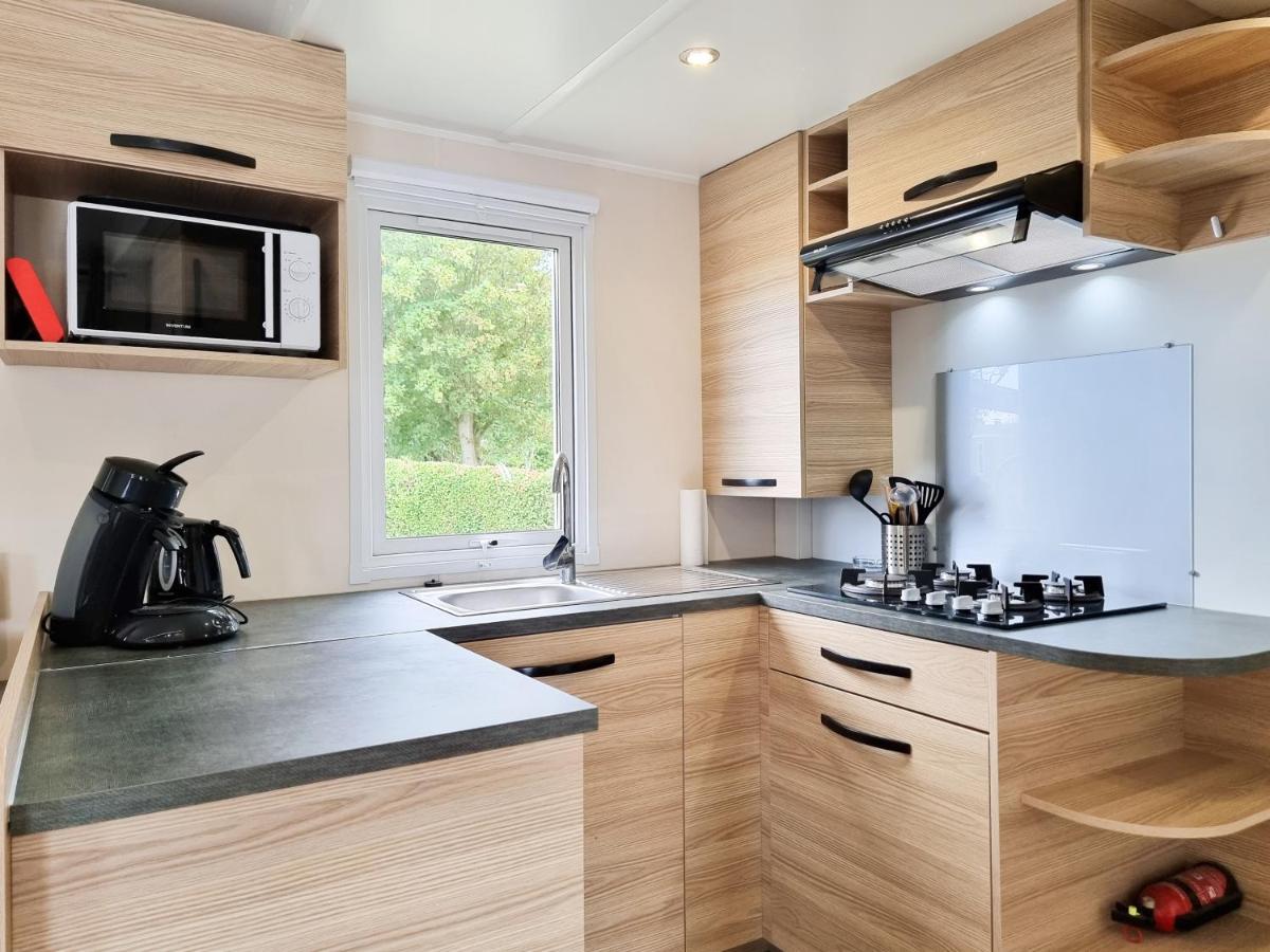 אוסטקאפלה Prachtig Chalet Ok50 D12 Op Familiecamping מראה חיצוני תמונה